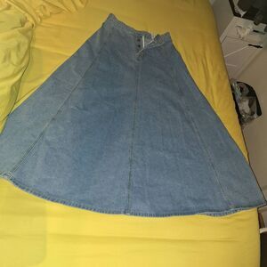 NWOT Winter Denim-thick and crisp extra long Jean skirt Small-Medium